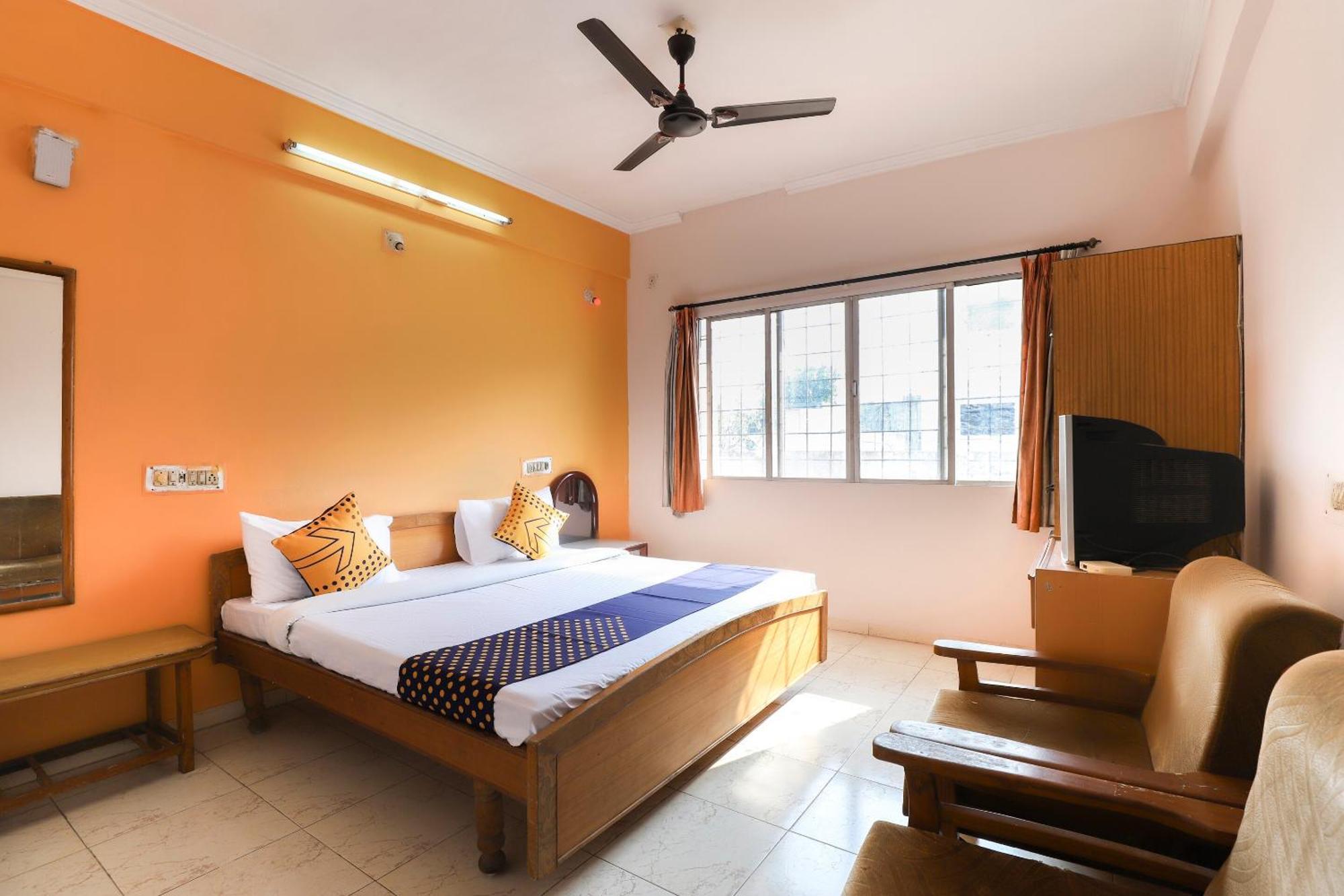 Spot On Hotel Shyam Inn Hālol المظهر الخارجي الصورة