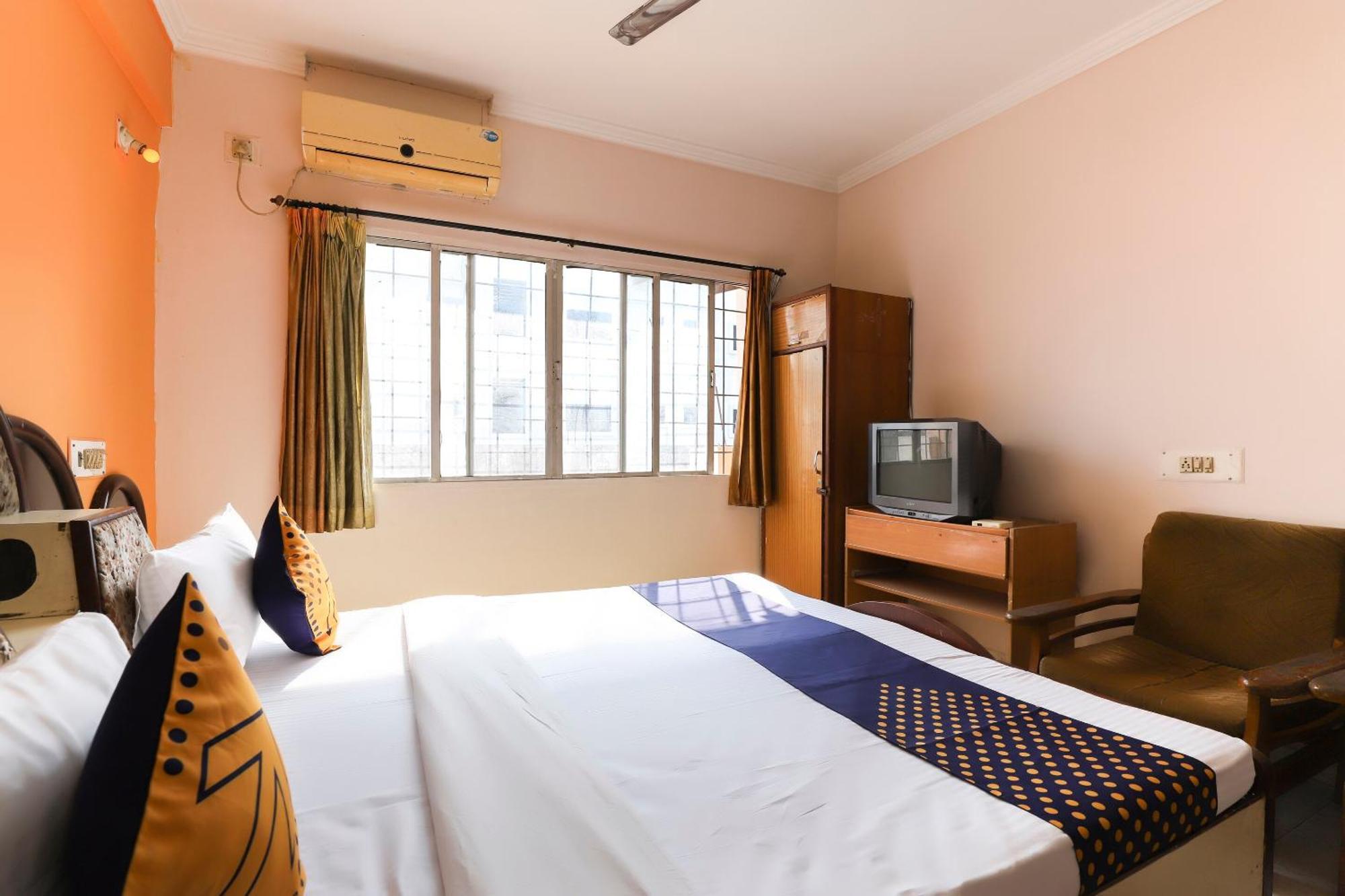 Spot On Hotel Shyam Inn Hālol المظهر الخارجي الصورة