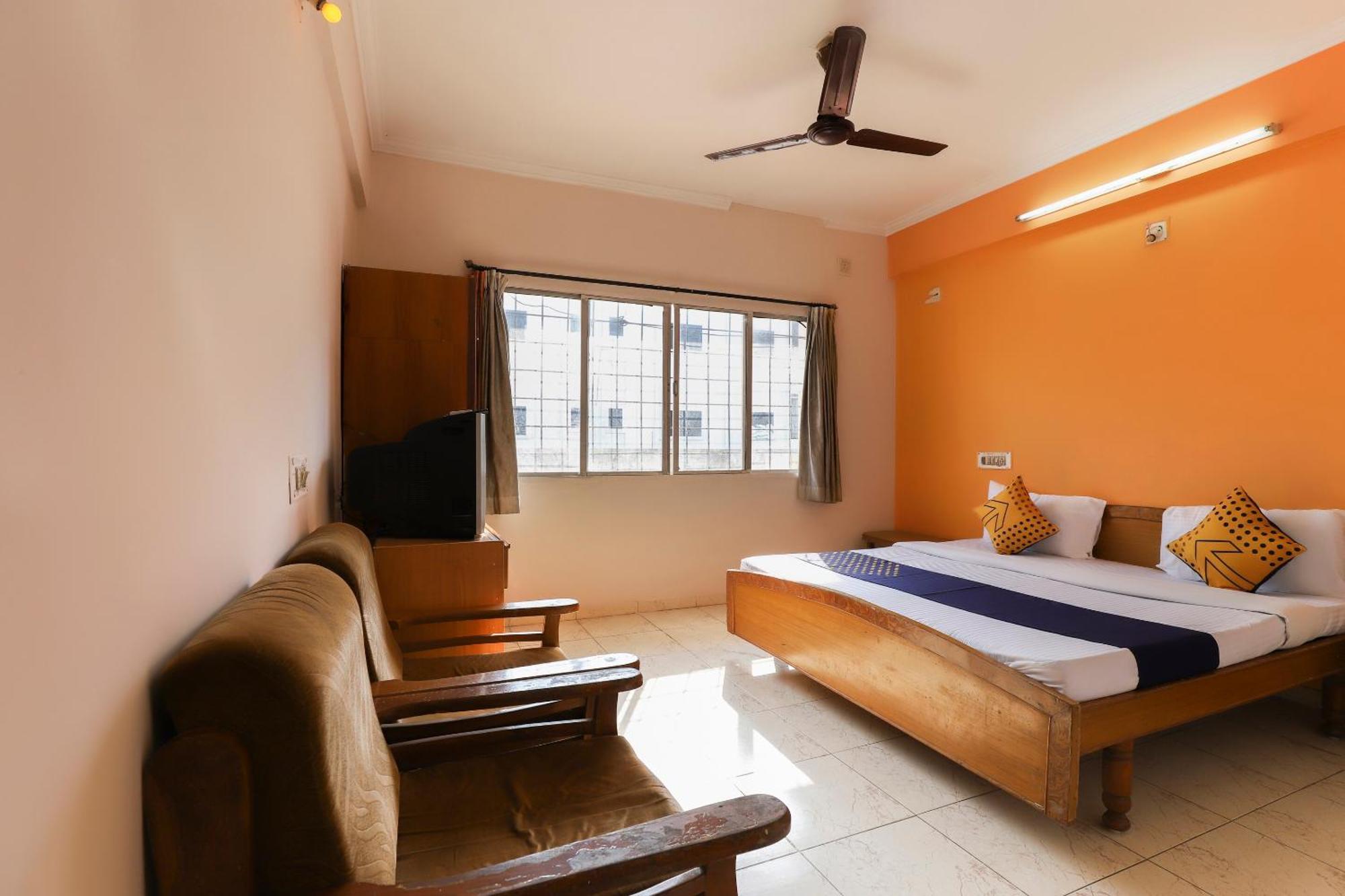Spot On Hotel Shyam Inn Hālol المظهر الخارجي الصورة