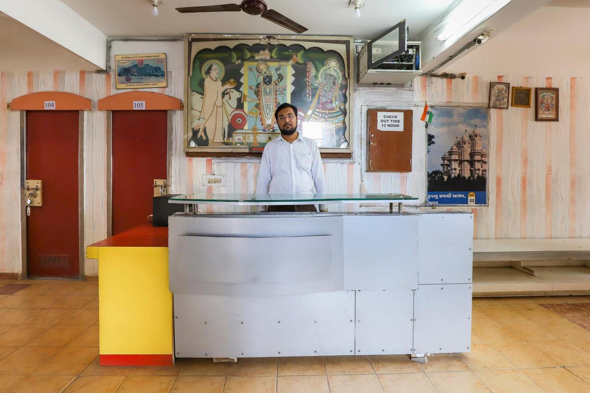 Spot On Hotel Shyam Inn Hālol المظهر الخارجي الصورة